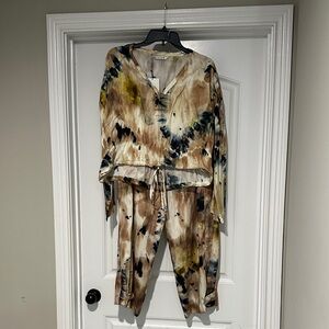 Tie-Dye Top and Pants Seperates Set in Brown and Black